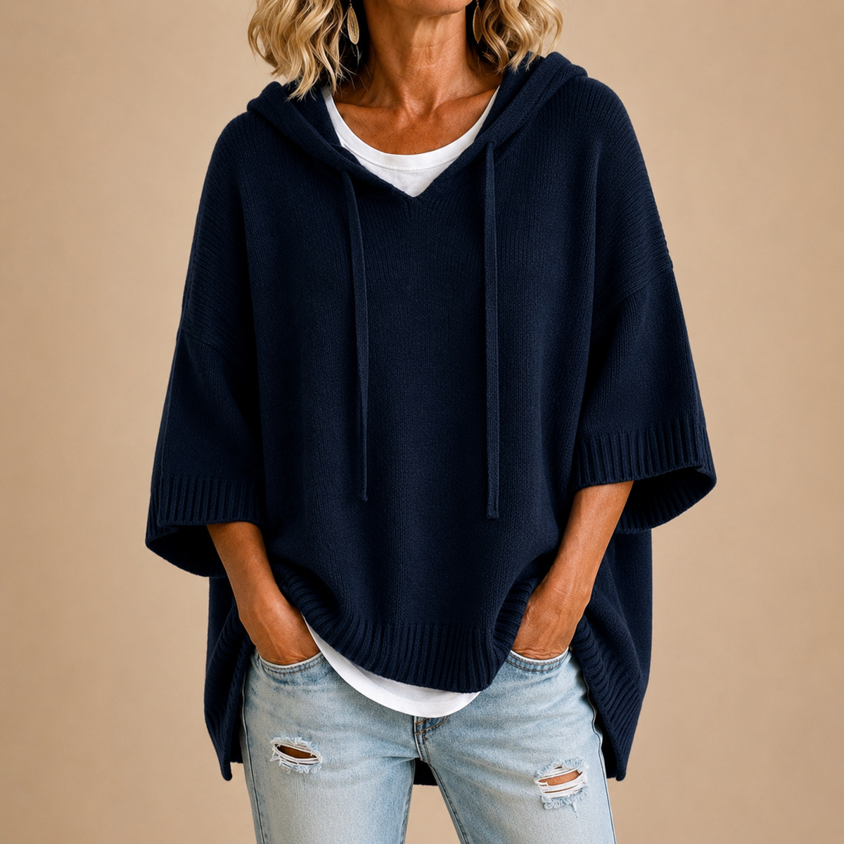 Marzena™ | Dziergane Poncho z Kapturem — Granatowe
