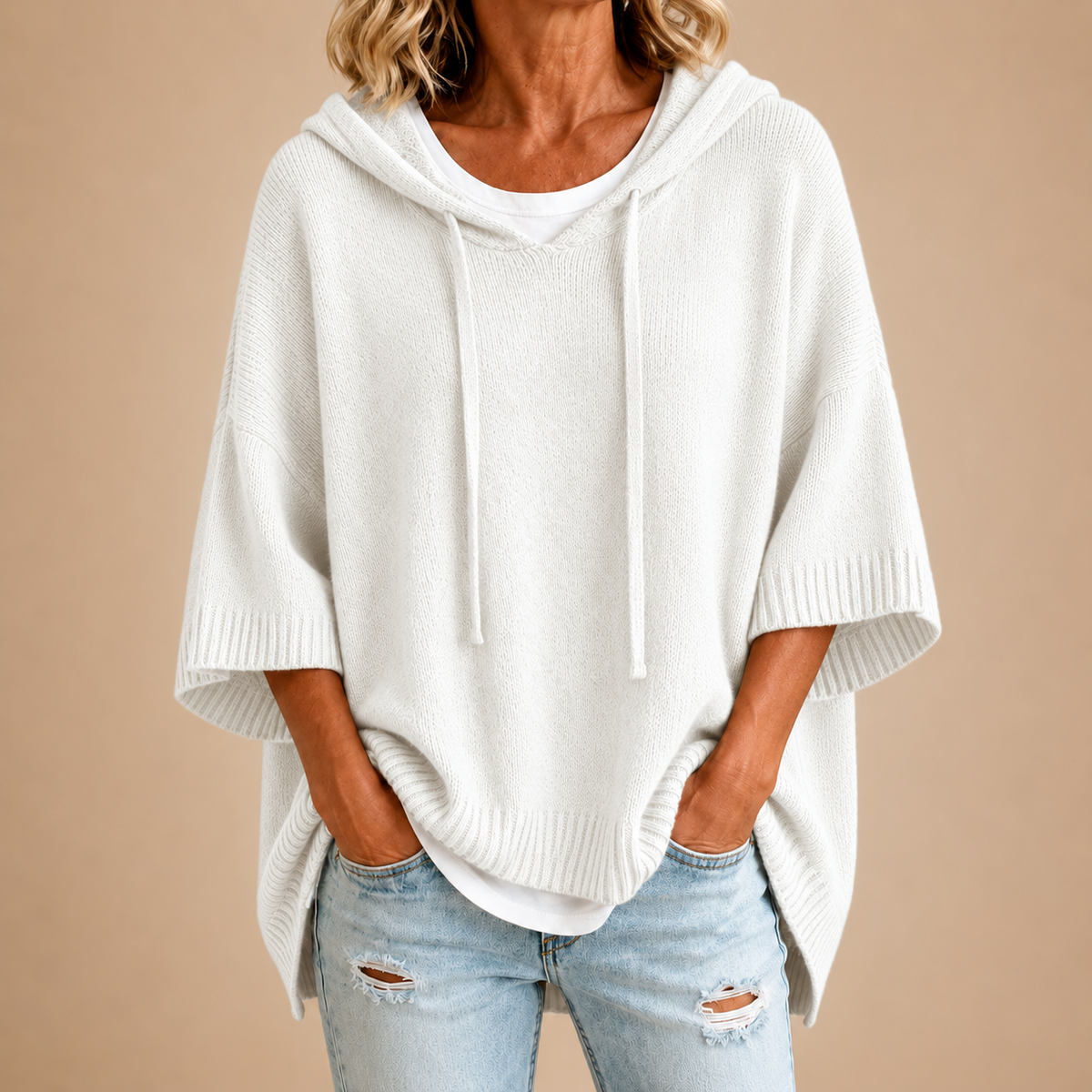 Bianka™ | Dziergane Poncho z Kapturem — Białe